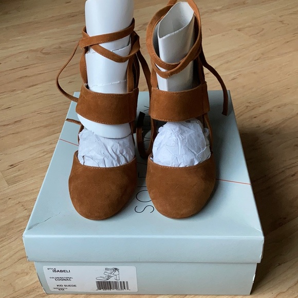 Shoes - NWT. Sole Society Isabeli heels. Size 6.
